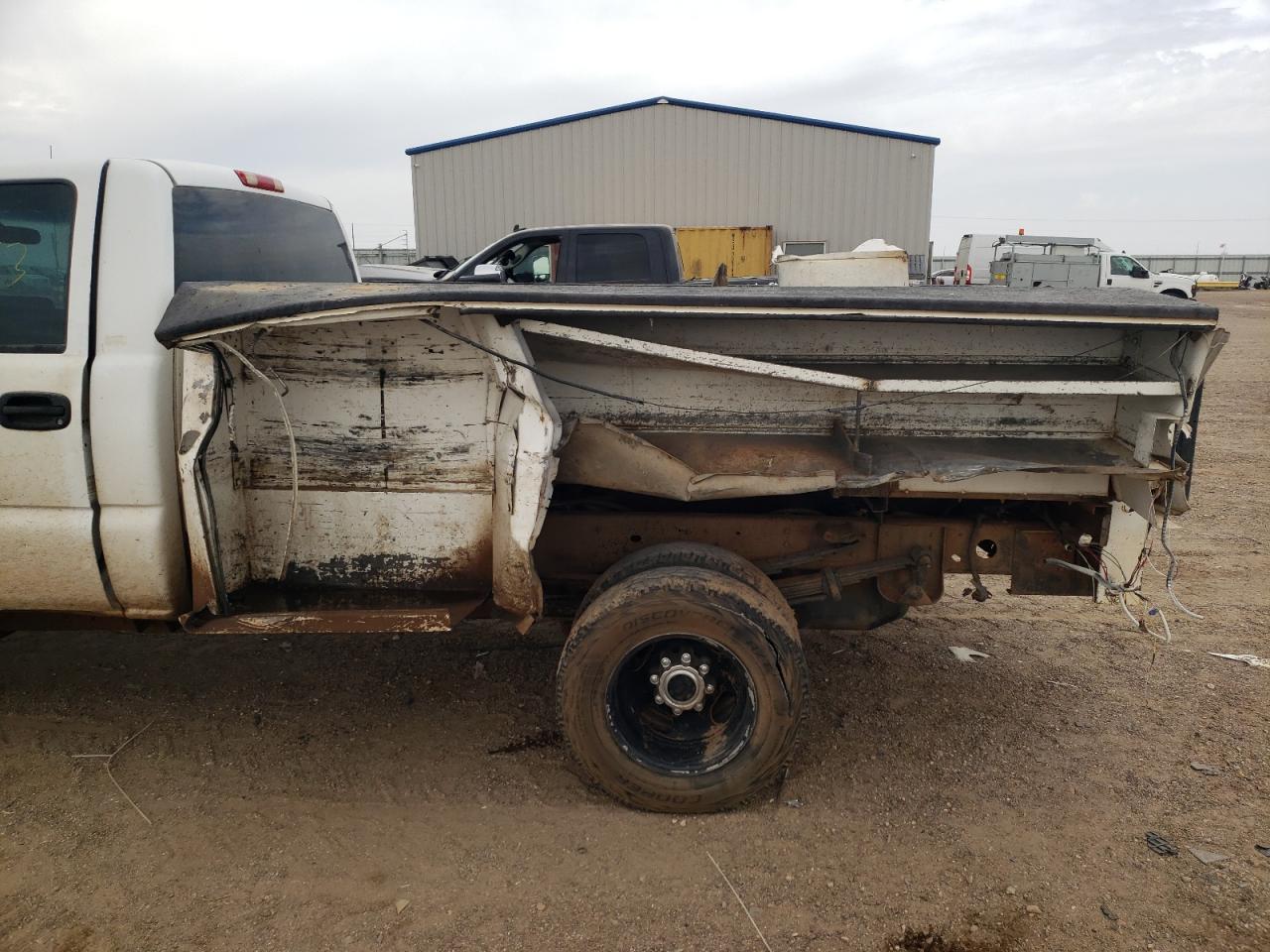 Photo 9 from auction – 2003 CHEVROLET SILVERADO with VIN 1GBJC34U53E322445