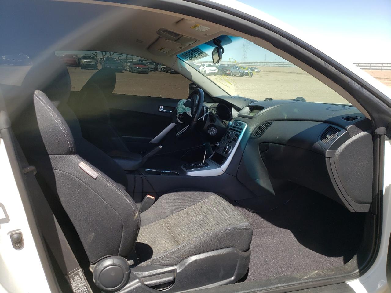 Photo 5 from auction – 2010 HYUNDAI GENESIS with VIN KMHHT6KD2AU035898