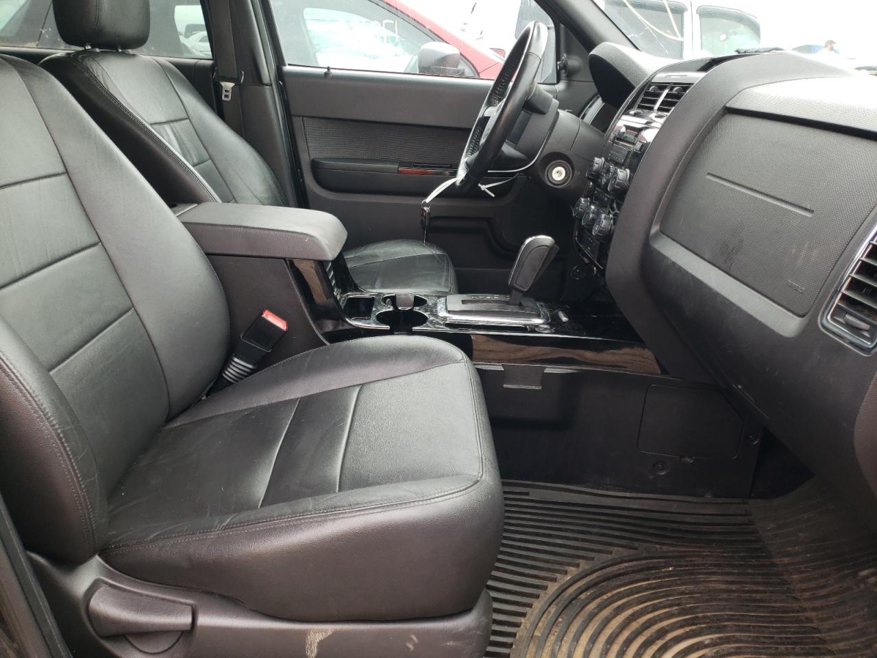 Photo 5 from auction – 2011 FORD ESCAPE LIM with VIN 1FMCU9EG4BKA06902