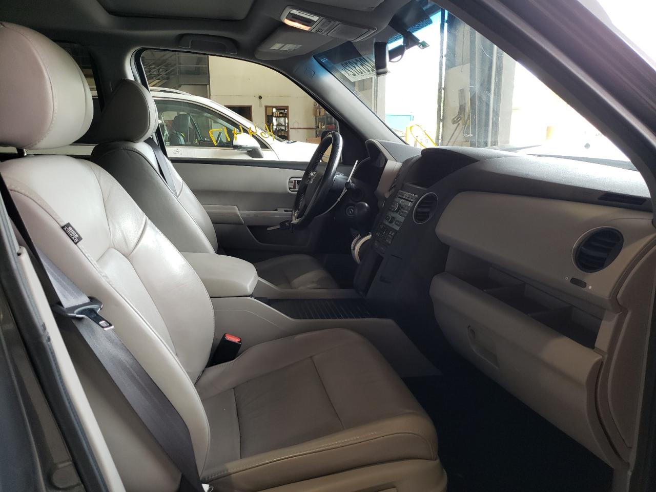 Photo 5 from auction – 2011 HONDA PILOT EXL with VIN 5FNYF4H59BB065846