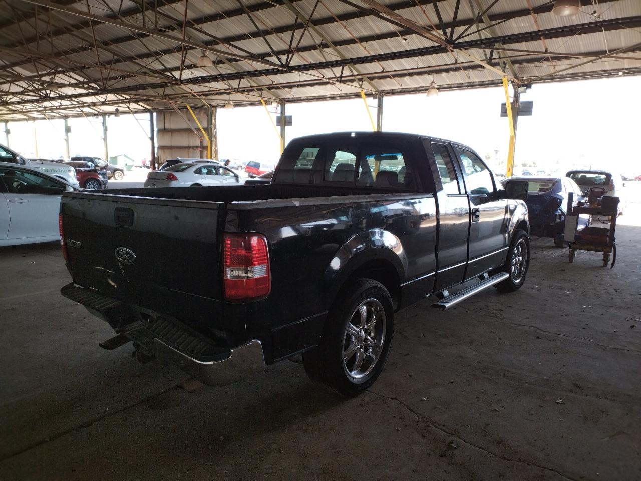 Photo 4 from auction – 2005 FORD F150 with VIN 1FTPX12545NA08699