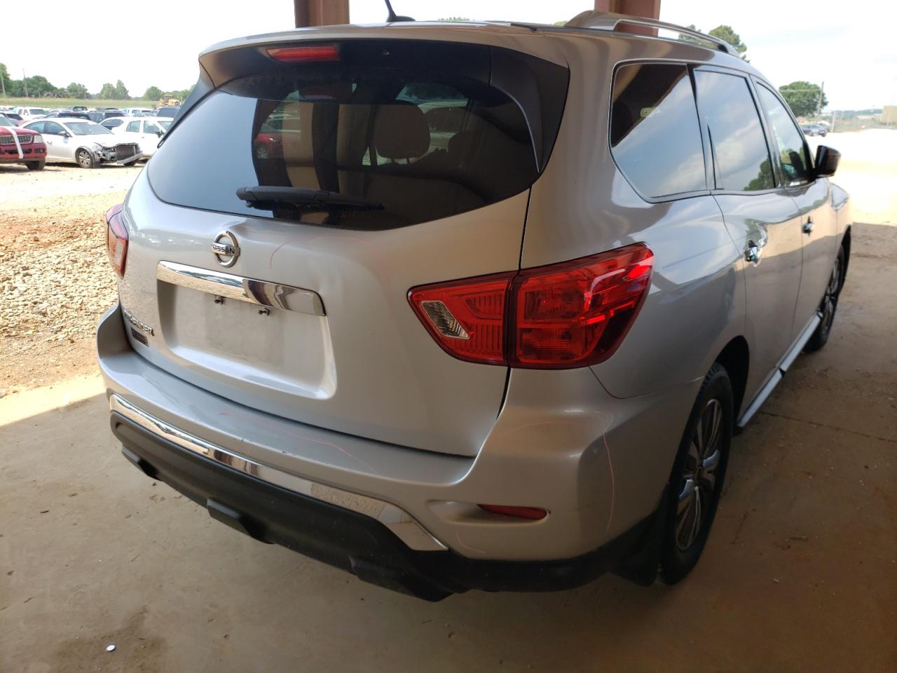 Photo 4 from auction – 2017 NISSAN PATHFINDER with VIN 5N1DR2MN7HC610332