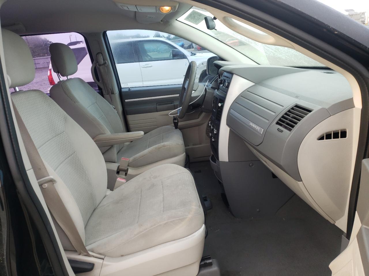 Photo 5 from auction – 2010 DODGE GRAND CARA with VIN 2D4RN4DE6AR302456