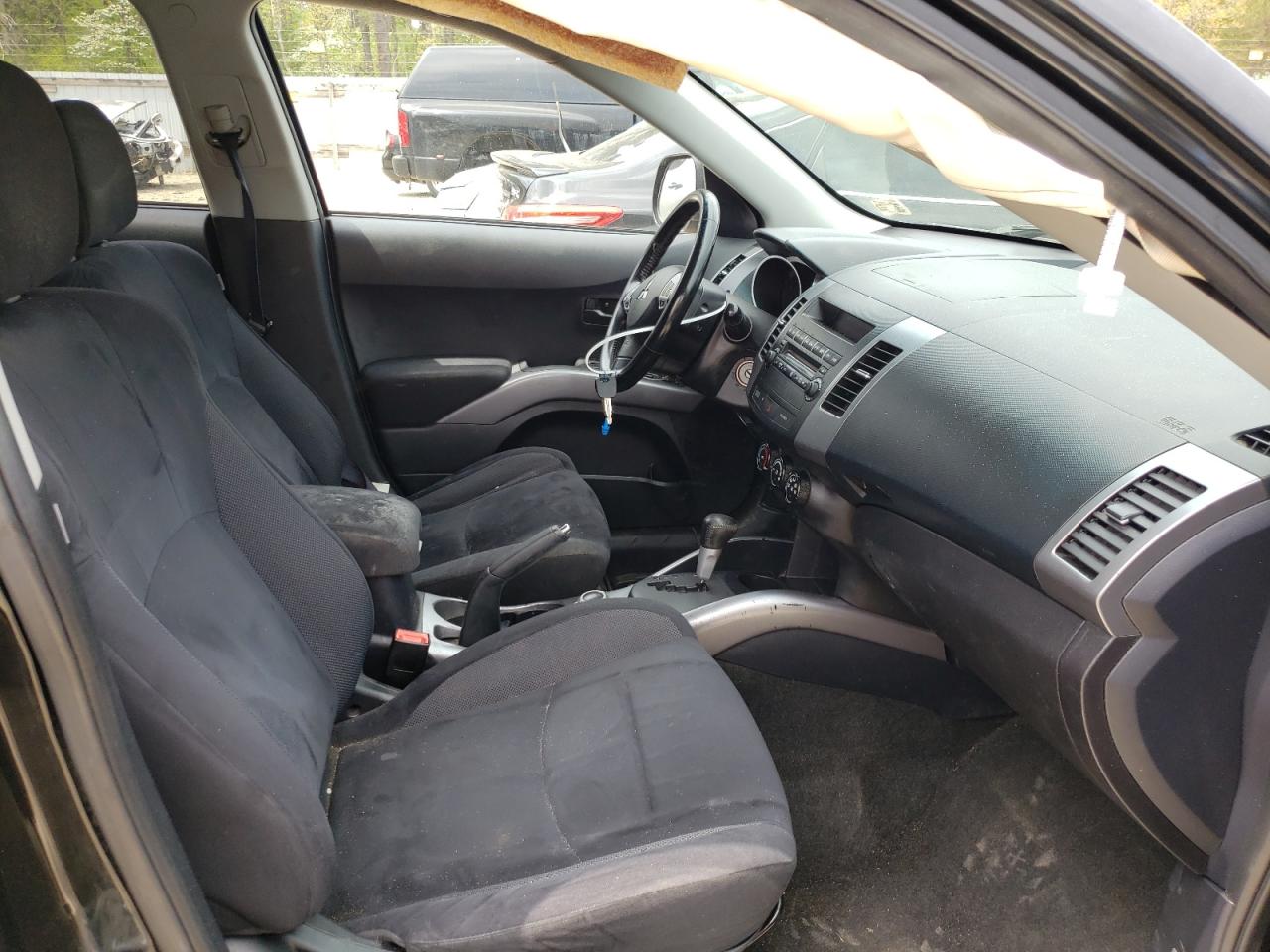 Photo 5 from auction – 2007 MITSUBISHI OUTLANDER with VIN JA4MT31X37Z002363