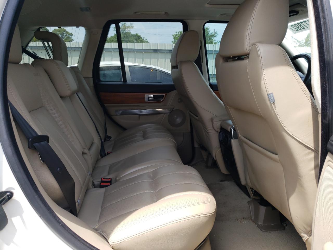 Photo 6 from auction – 2010 LAND ROVER RANGE ROVE with VIN SALSK2D43AA240028