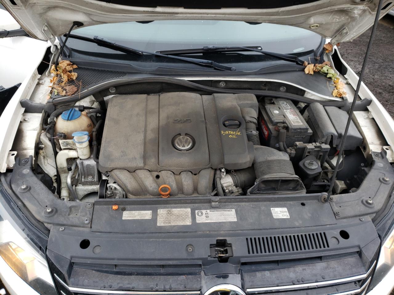 Photo 7 from auction – 2012 VOLKSWAGEN PASSAT S with VIN 1VWAP7A3XCC043505