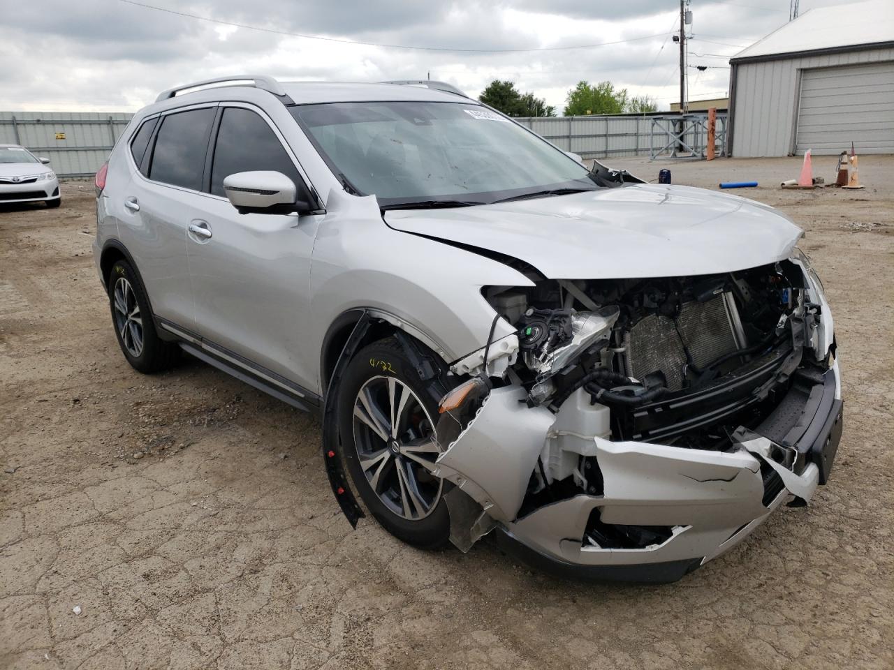 NISSAN ROGUE S 2017 with VIN 5N1AT2MT4HC784846 - Photo from auction