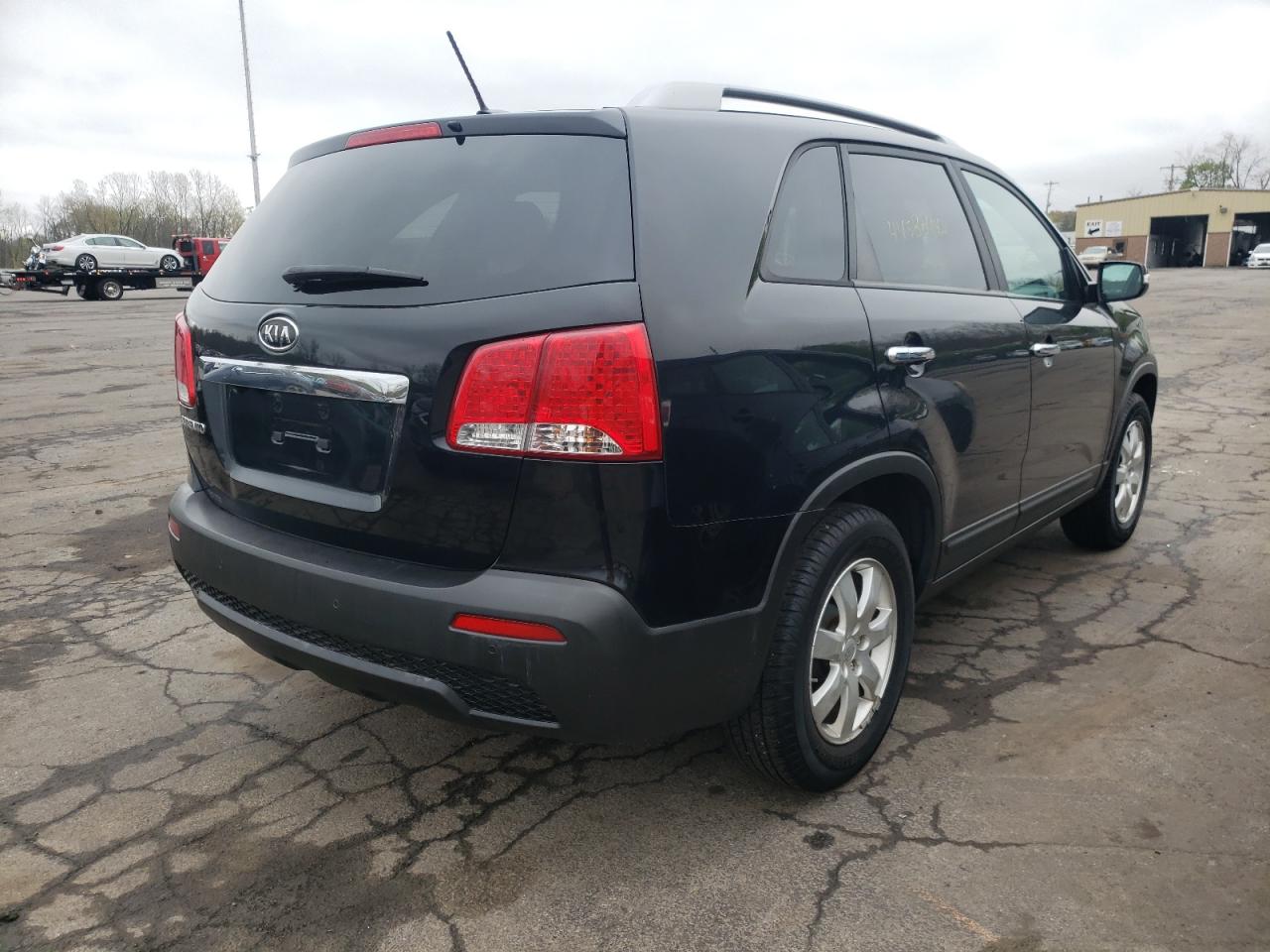 Photo 4 from auction – 2011 KIA SORENTO BA with VIN 5XYKT3A11BG045745