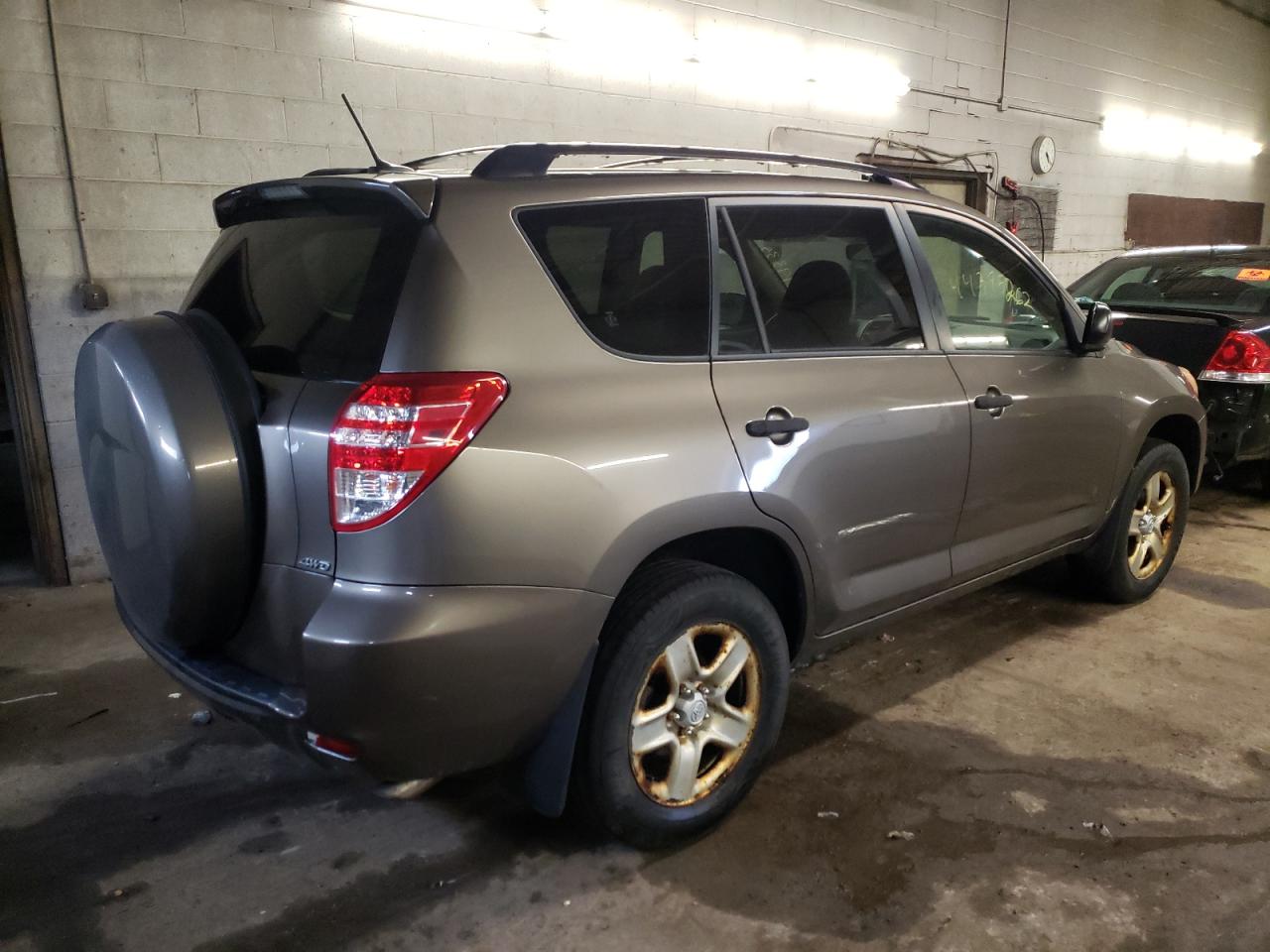 Photo 4 from auction – 2009 TOYOTA RAV4 with VIN JTMBF33V395013051