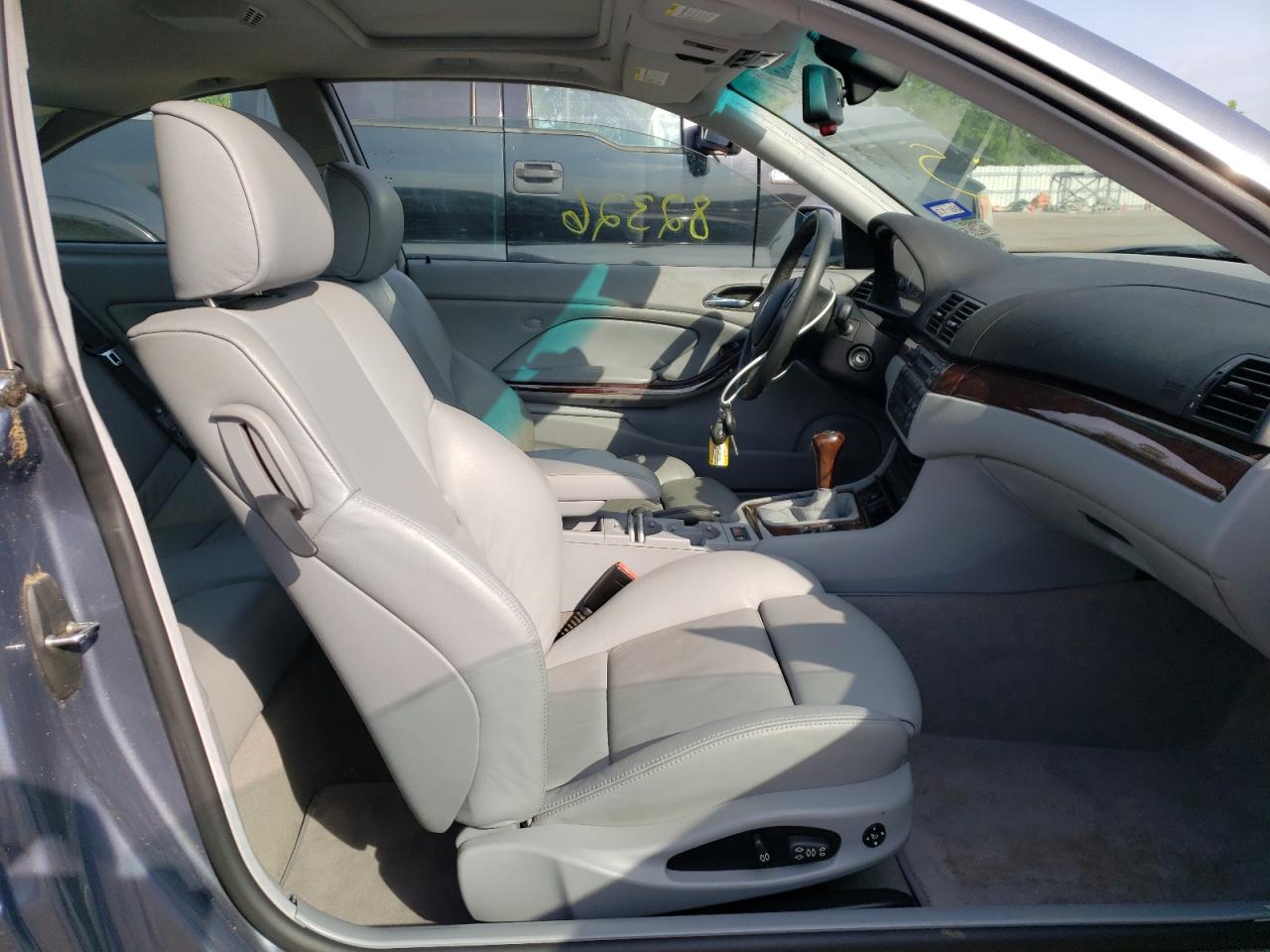 Photo 5 from auction – 2004 BMW 330 CI with VIN WBABD53454PD96383
