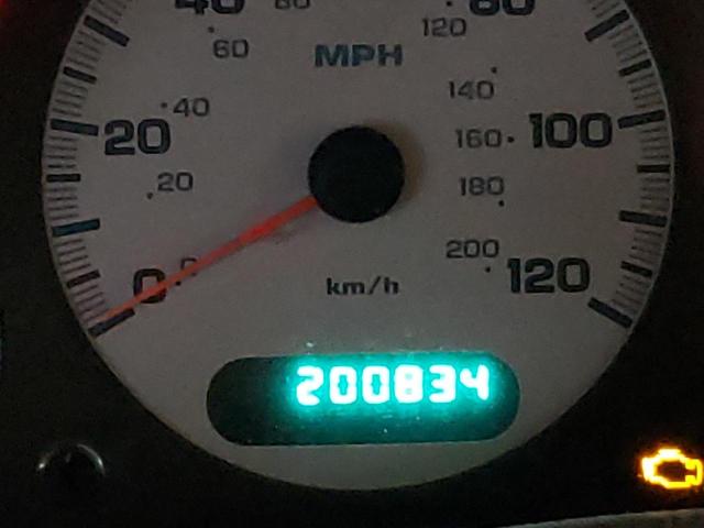 Photo 8 from auction – 2003 CHRYSLER TOWN AND C with VIN 2C4GP44353R214353