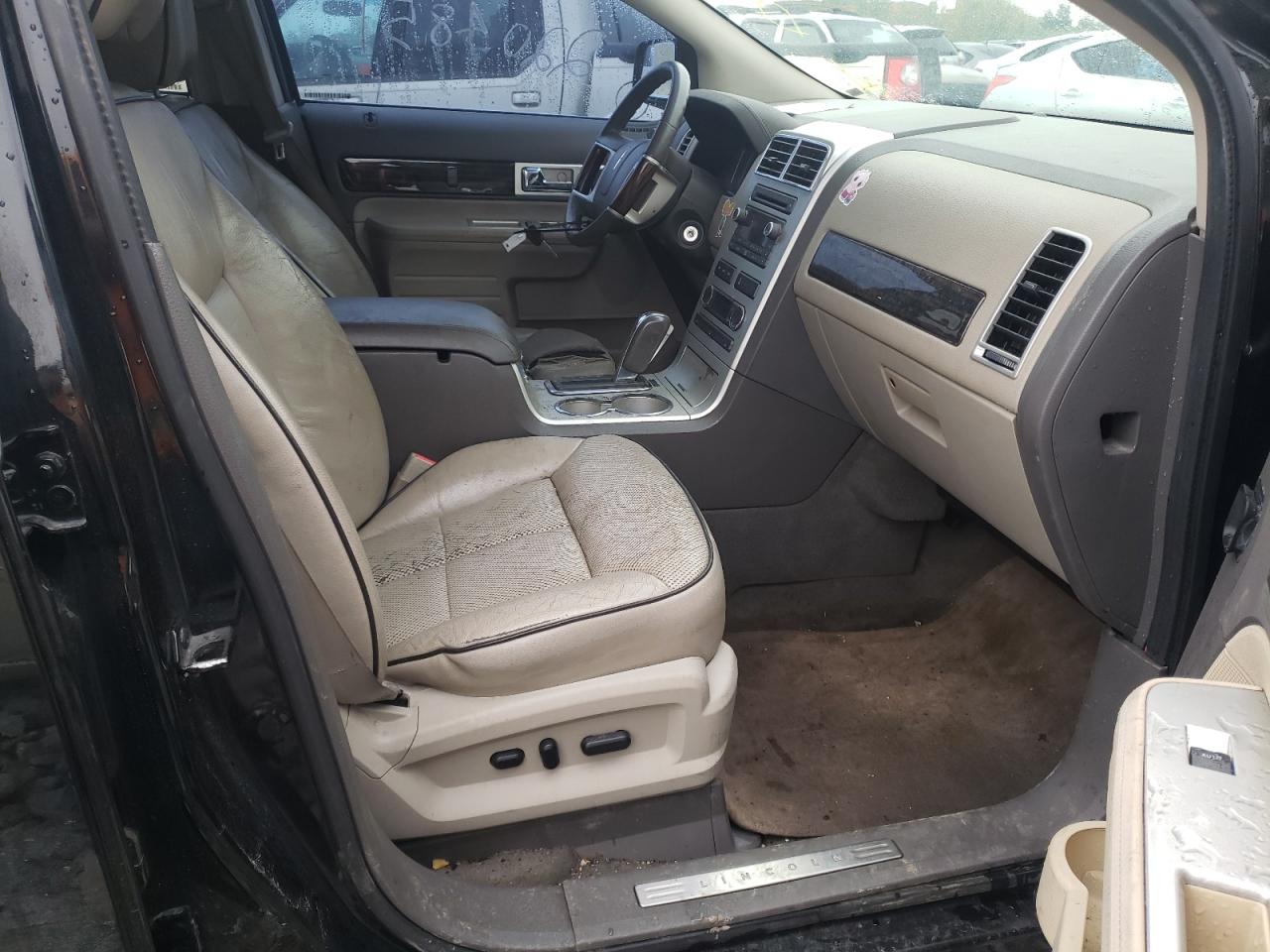 Photo 5 from auction – 2010 LINCOLN MKX with VIN 2LMDJ8JC8ABJ19484