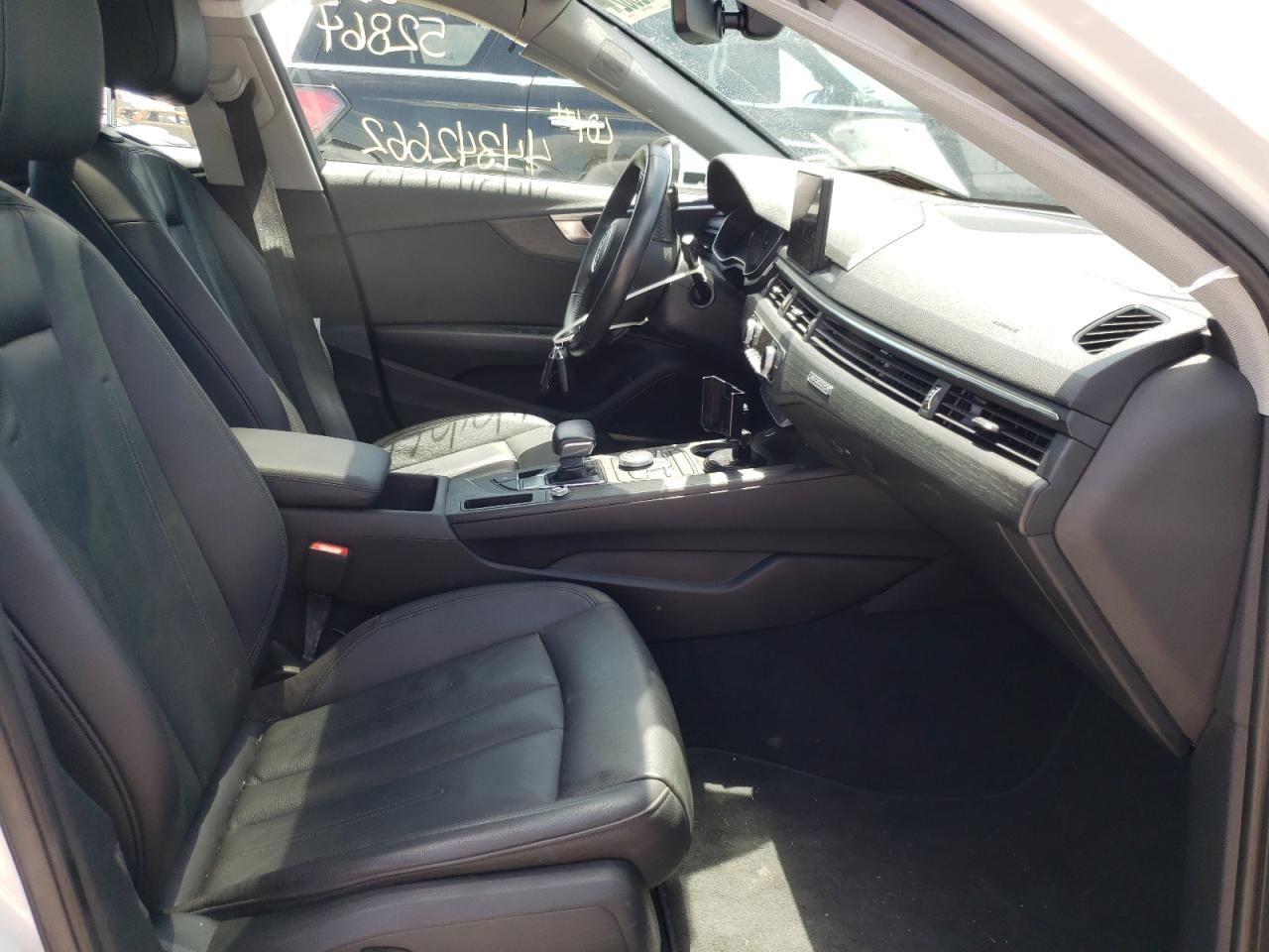 صورة رقم 5 من المزاد - 2018 AUDI A4 PREMIUM مع VIN WAUENAF47JA070949