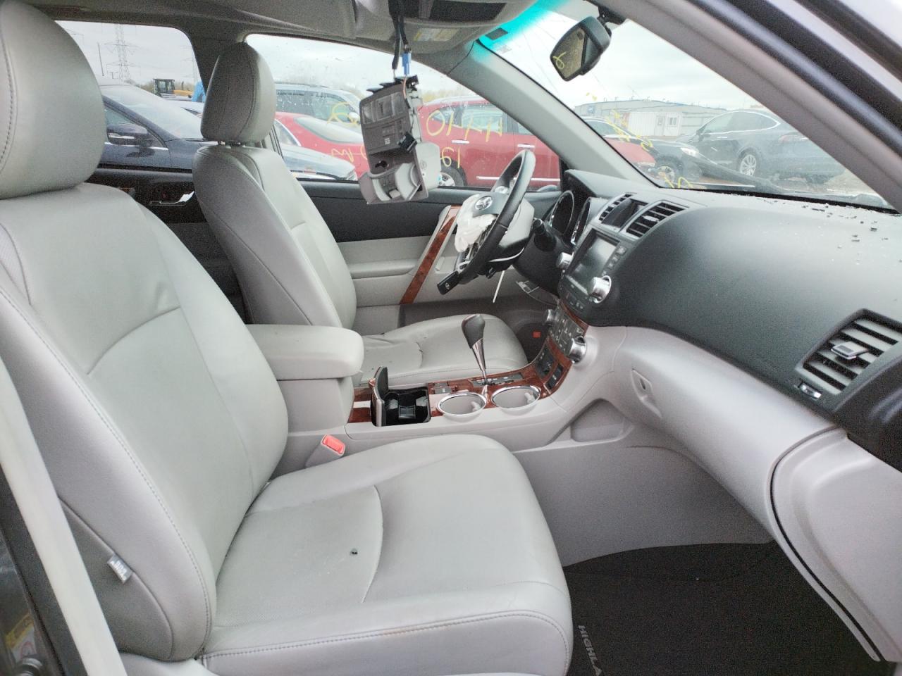 Photo 5 from auction – 2012 TOYOTA HIGHLANDER with VIN 5TDYK3EH1CS084330