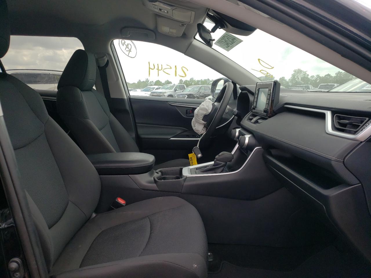 Photo 5 from auction – 2021 TOYOTA RAV4 LE with VIN 2T3H1RFV6MC102655