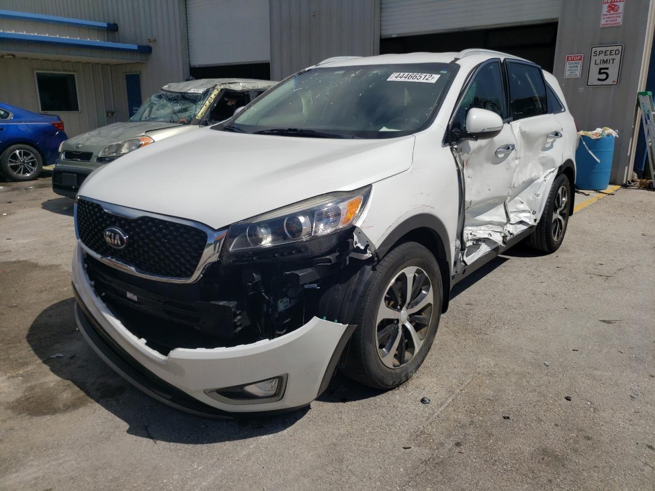 Photo 2 from auction – 2017 KIA SORENTO EX with VIN 5XYPH4A5XHG323924