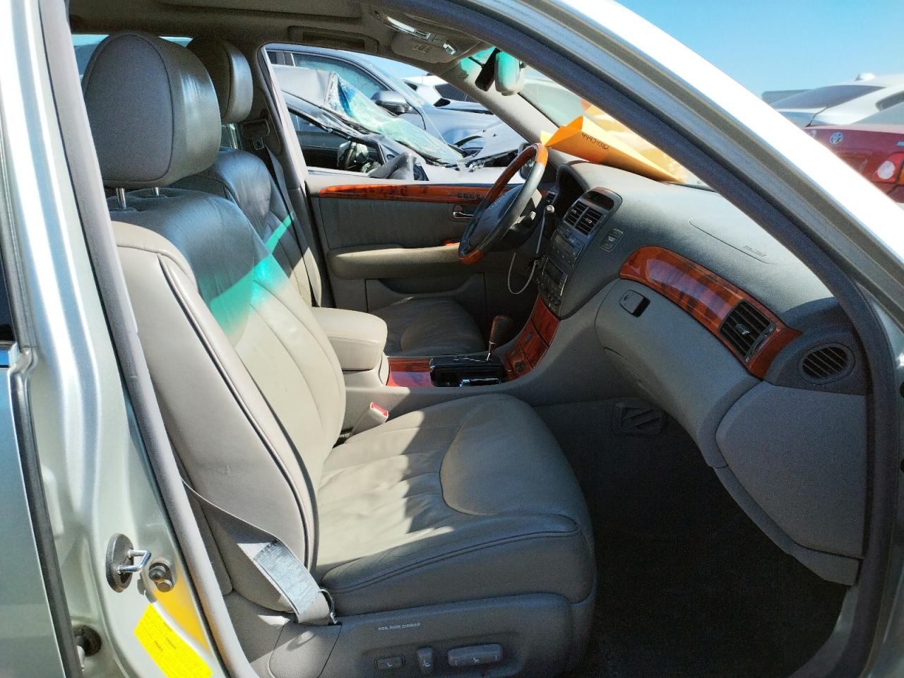 Photo 5 from auction – 2001 LEXUS LS 430 with VIN JTHBN30F910005472