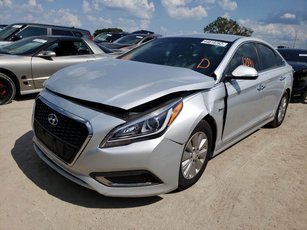 Photo 2 from auction – 2016 HYUNDAI SONATA HYB with VIN KMHE24L18GA020170
