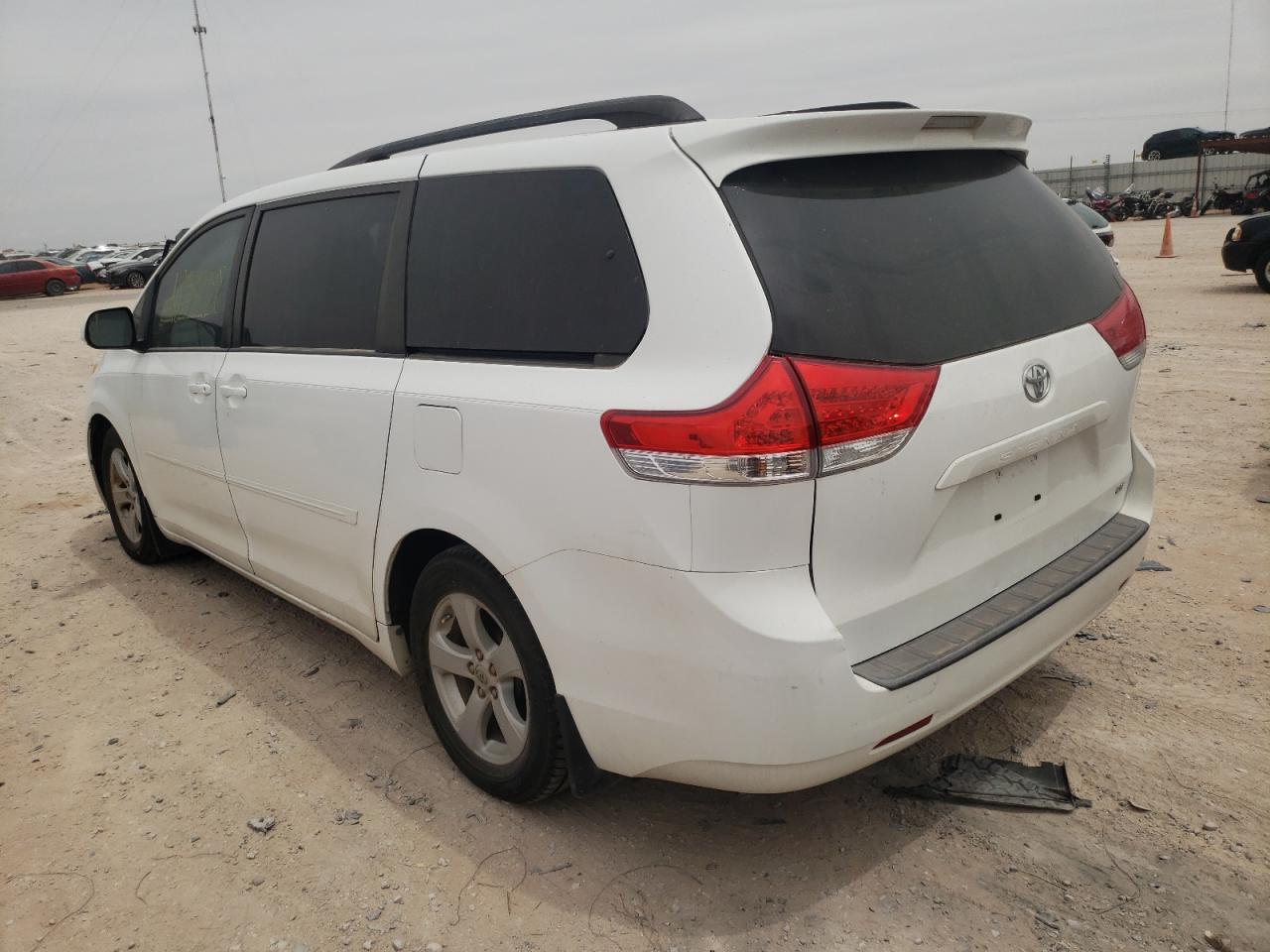 Photo 3 from auction – 2011 TOYOTA SIENNA LE with VIN 5TDKK3DC9BS173296
