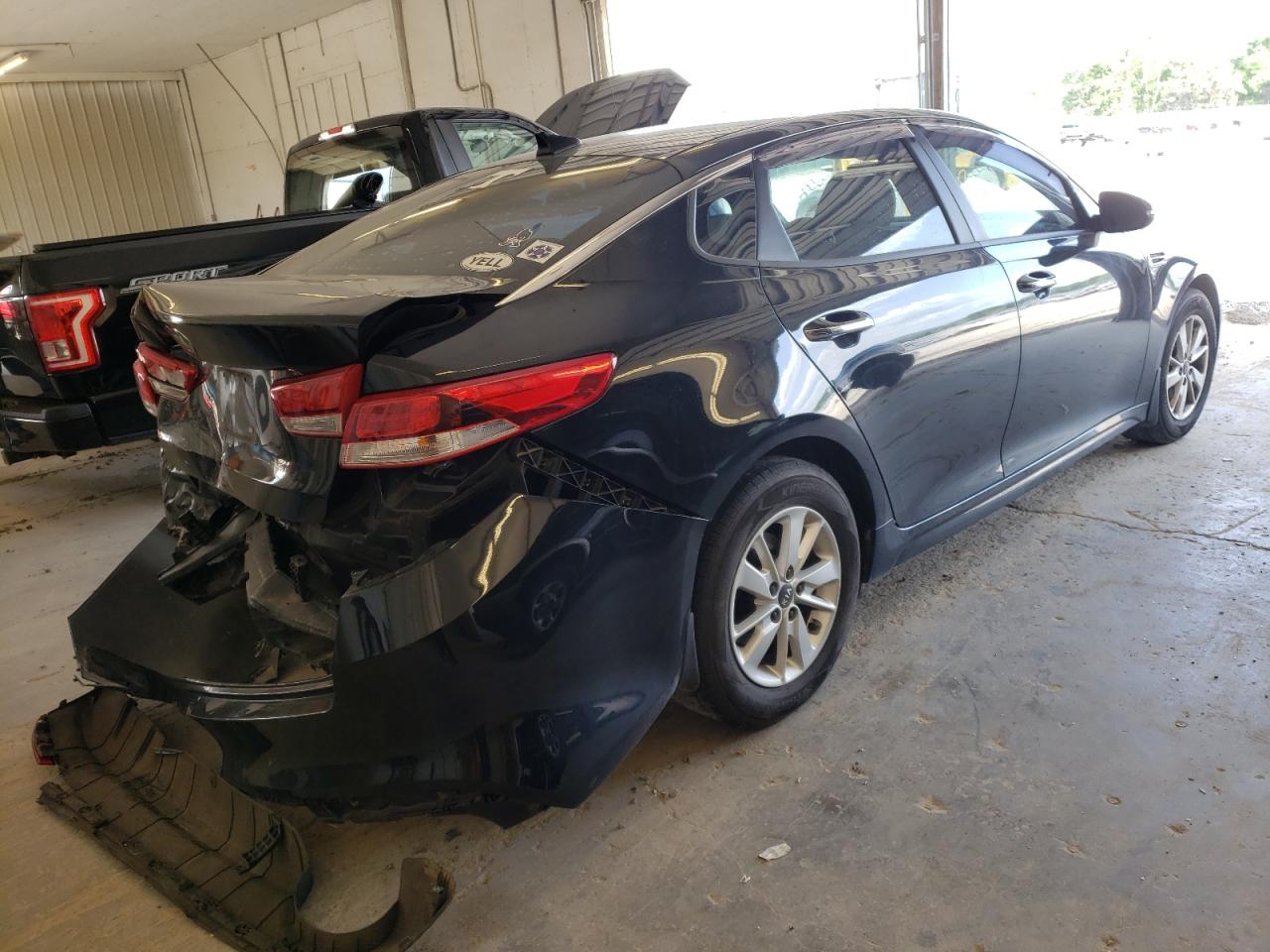 Photo 4 from auction – 2016 KIA OPTIMA LX with VIN 5XXGT4L34GG047818