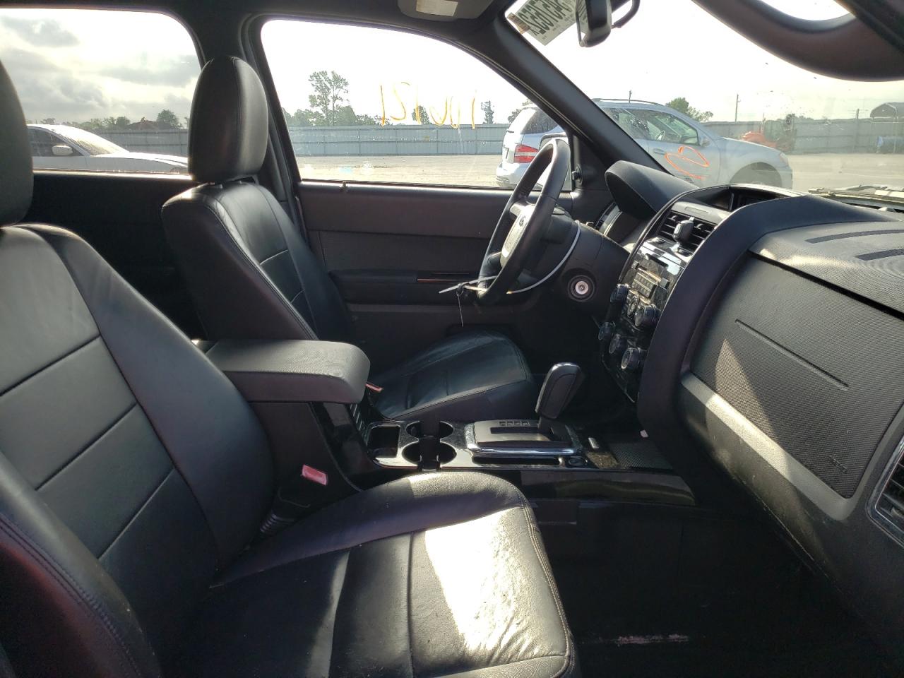 Photo 5 from auction – 2011 FORD ESCAPE LIM with VIN 1FMCU9EG9BKA85578