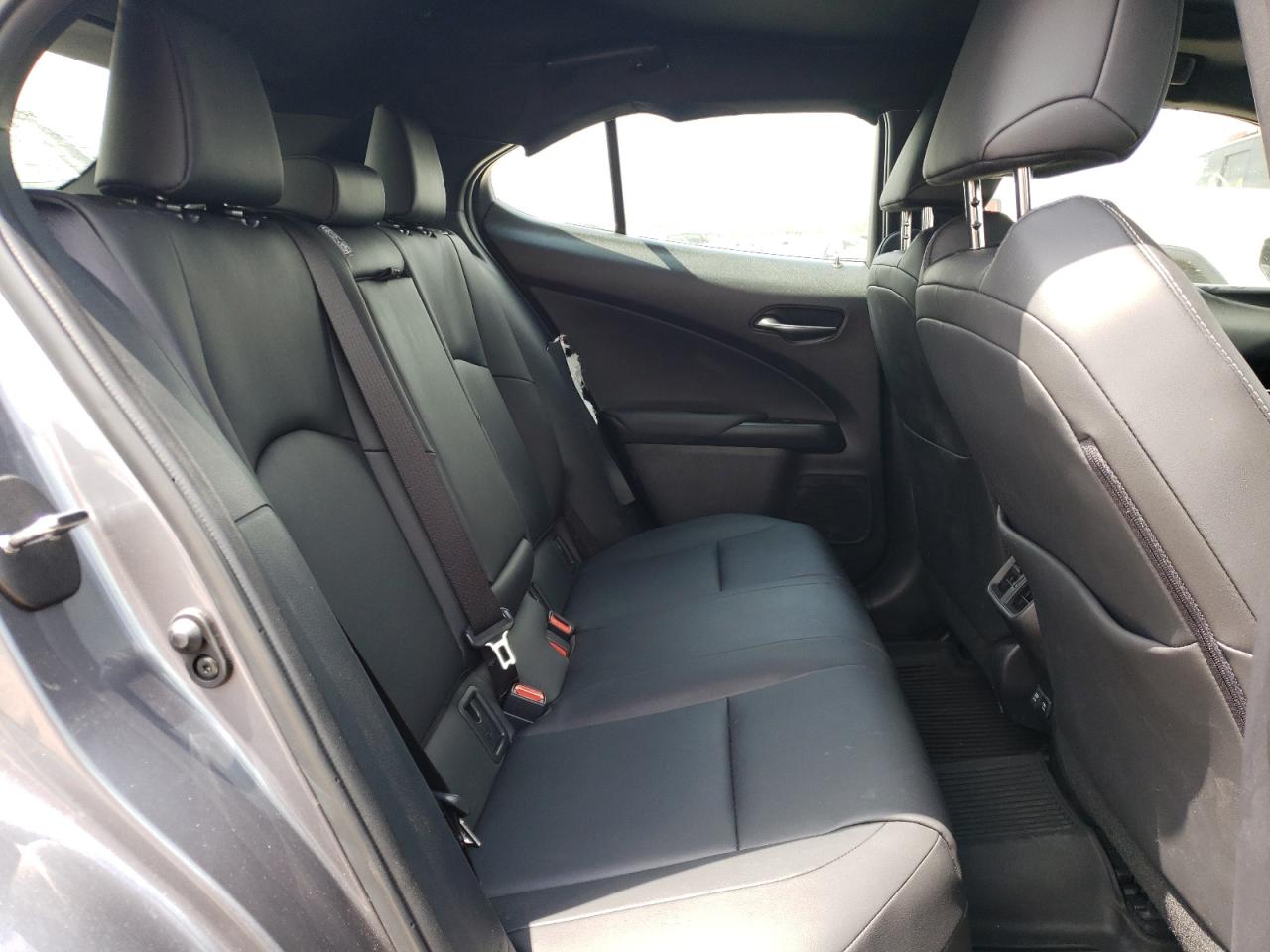 Photo 6 from auction – 2020 LEXUS UX 200 with VIN JTHP3JBH1L2026757
