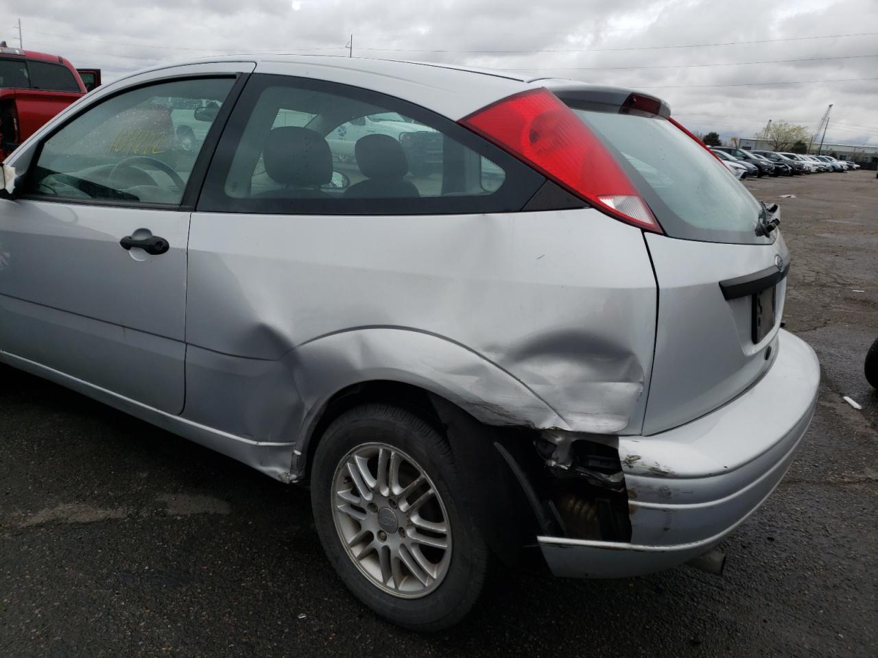Photo 9 from auction – 2005 FORD FOCUS ZX3 with VIN 3FAFP31N05R125952