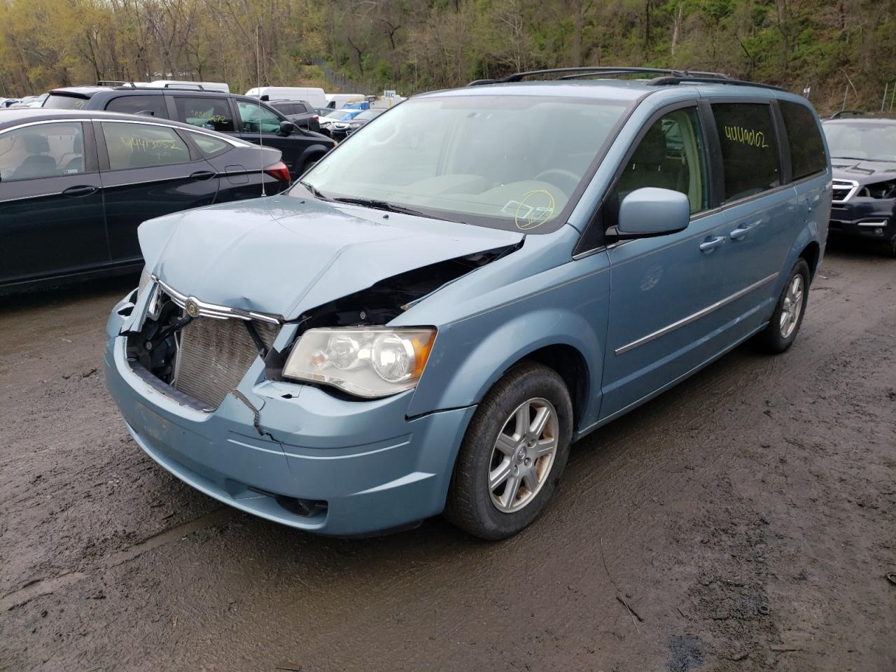 Photo 2 from auction – 2010 CHRYSLER TOWN & COU with VIN 2A4RR5D17AR152291