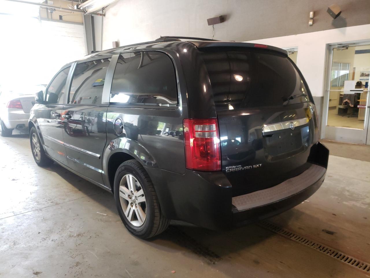Photo 3 from auction – 2008 DODGE GRAND CARA with VIN 2D8HN54X78R657146