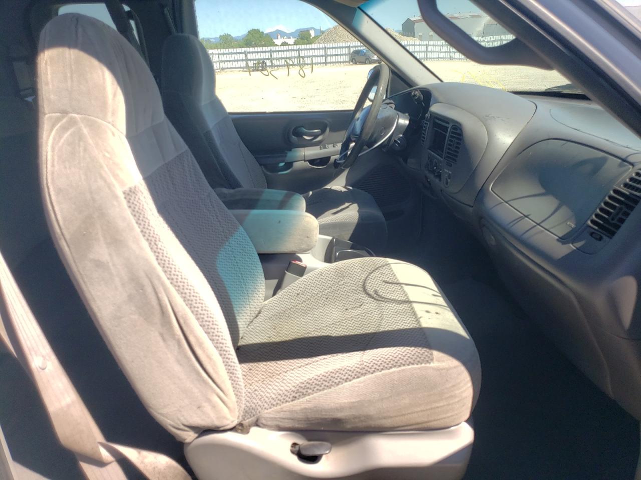 Photo 5 from auction – 1999 FORD F150 with VIN 1FTRX17W7XKB21674