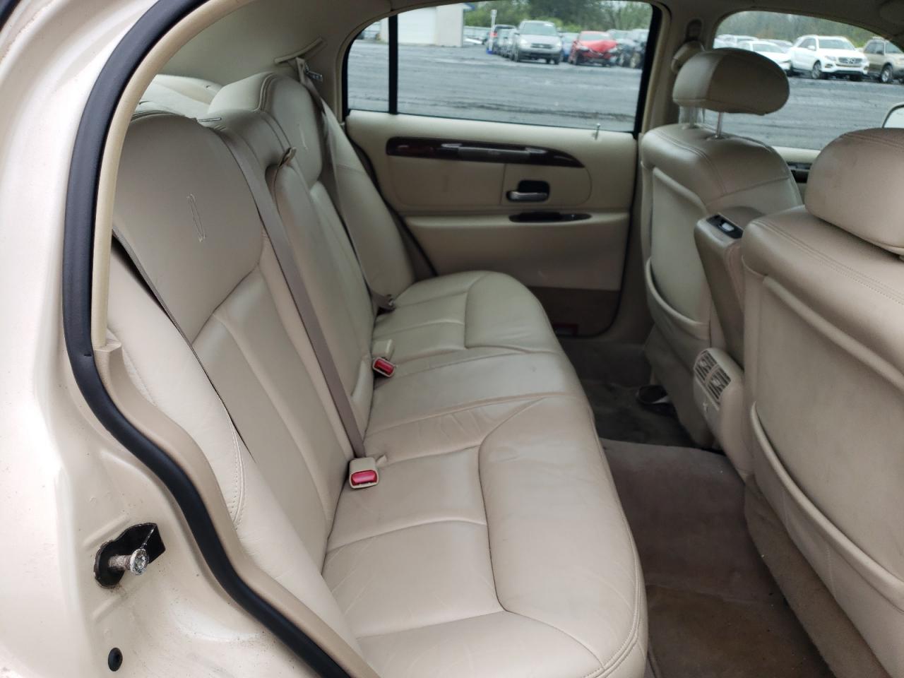 Photo 6 from auction – 2000 LINCOLN TOWN CAR C with VIN 1LNHM83W0YY863346