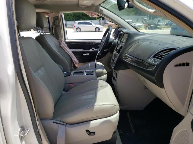Photo 5 from auction – 2013 CHRYSLER TOWN & COU with VIN 2C4RC1CG2DR532133