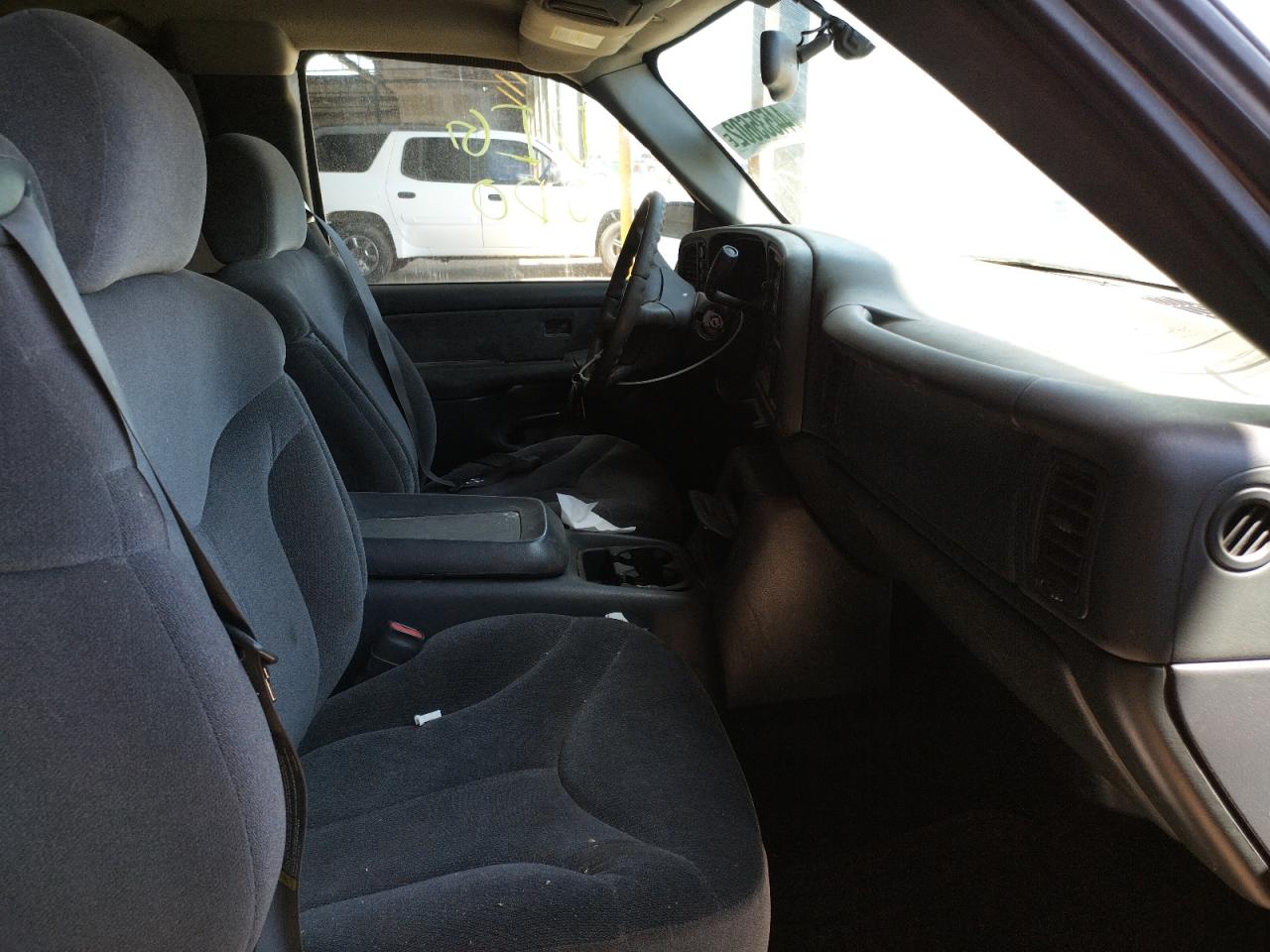 Photo 5 from auction – 2002 CHEVROLET SILVERADO with VIN 2GCEK19T021213010