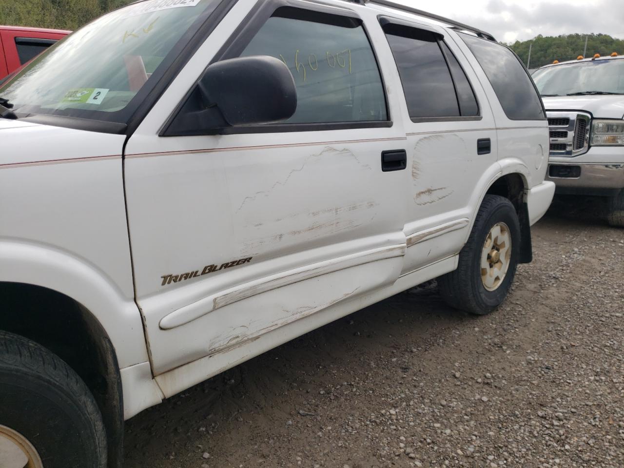 Photo 9 from auction – 2001 CHEVROLET BLAZER with VIN 1GNDT13W012207189