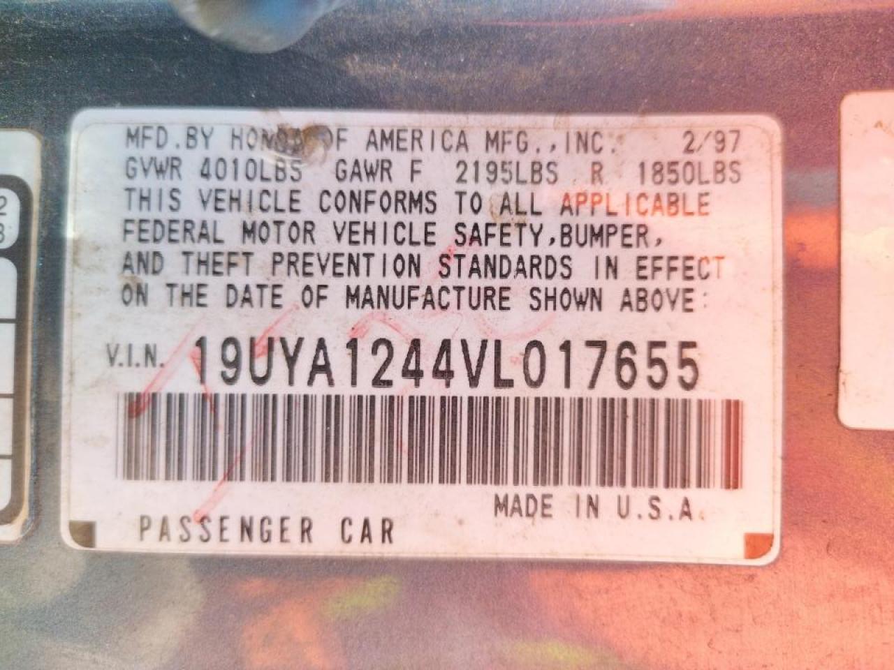 Photo 10 from auction – 1997 ACURA 2.2CL with VIN 19UYA1244VL017655