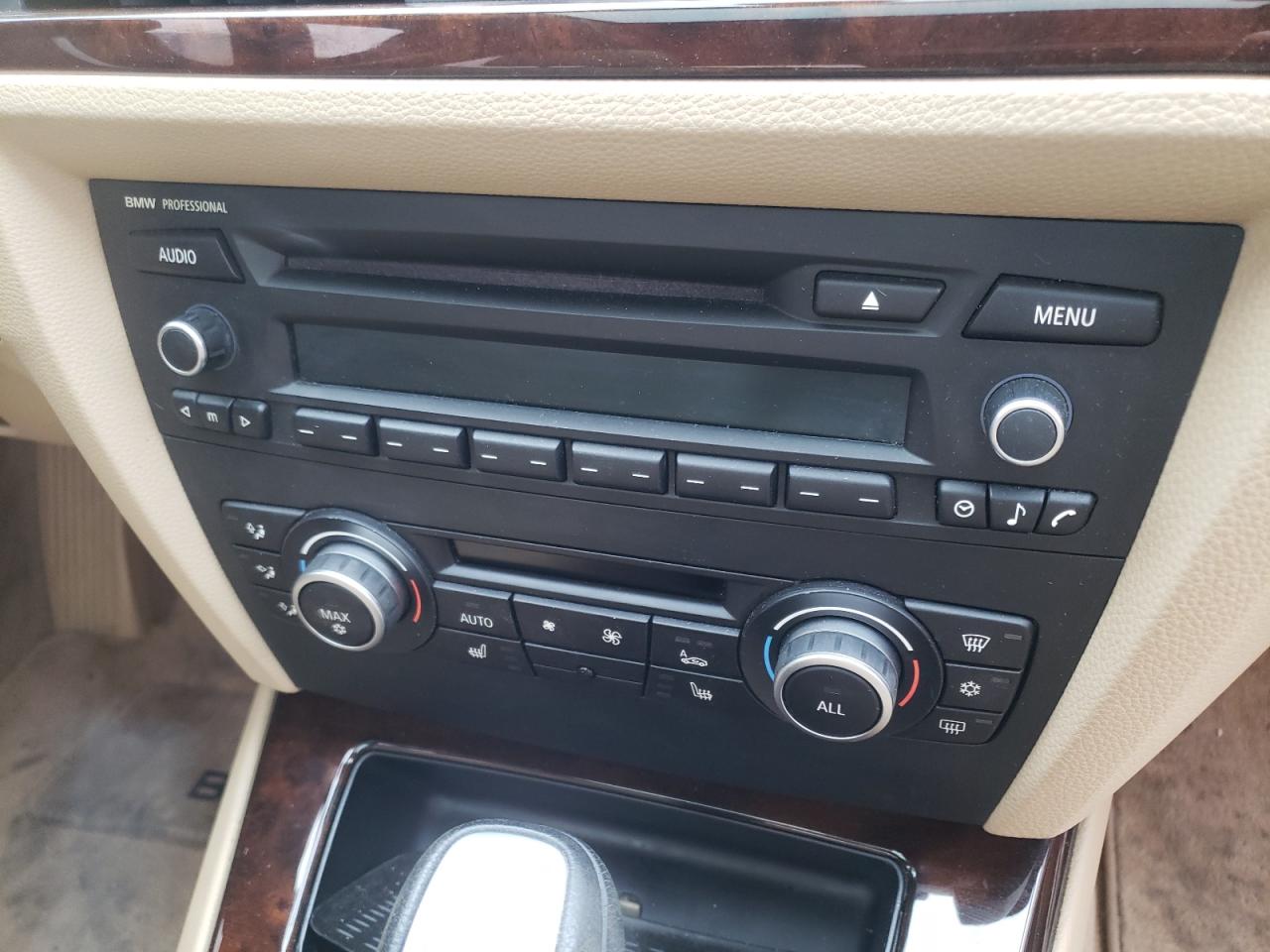 Photo 20 from auction – 2011 BMW 328 I with VIN WBAPH7C52BE674337