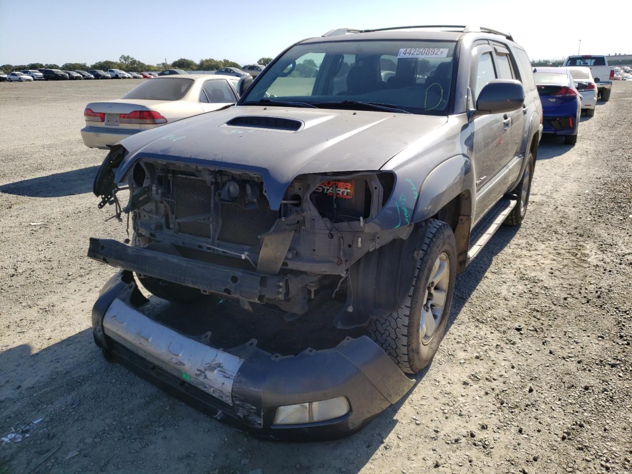 Photo 2 from auction – 2004 TOYOTA 4RUNNER SR with VIN JTEZU14R740035369