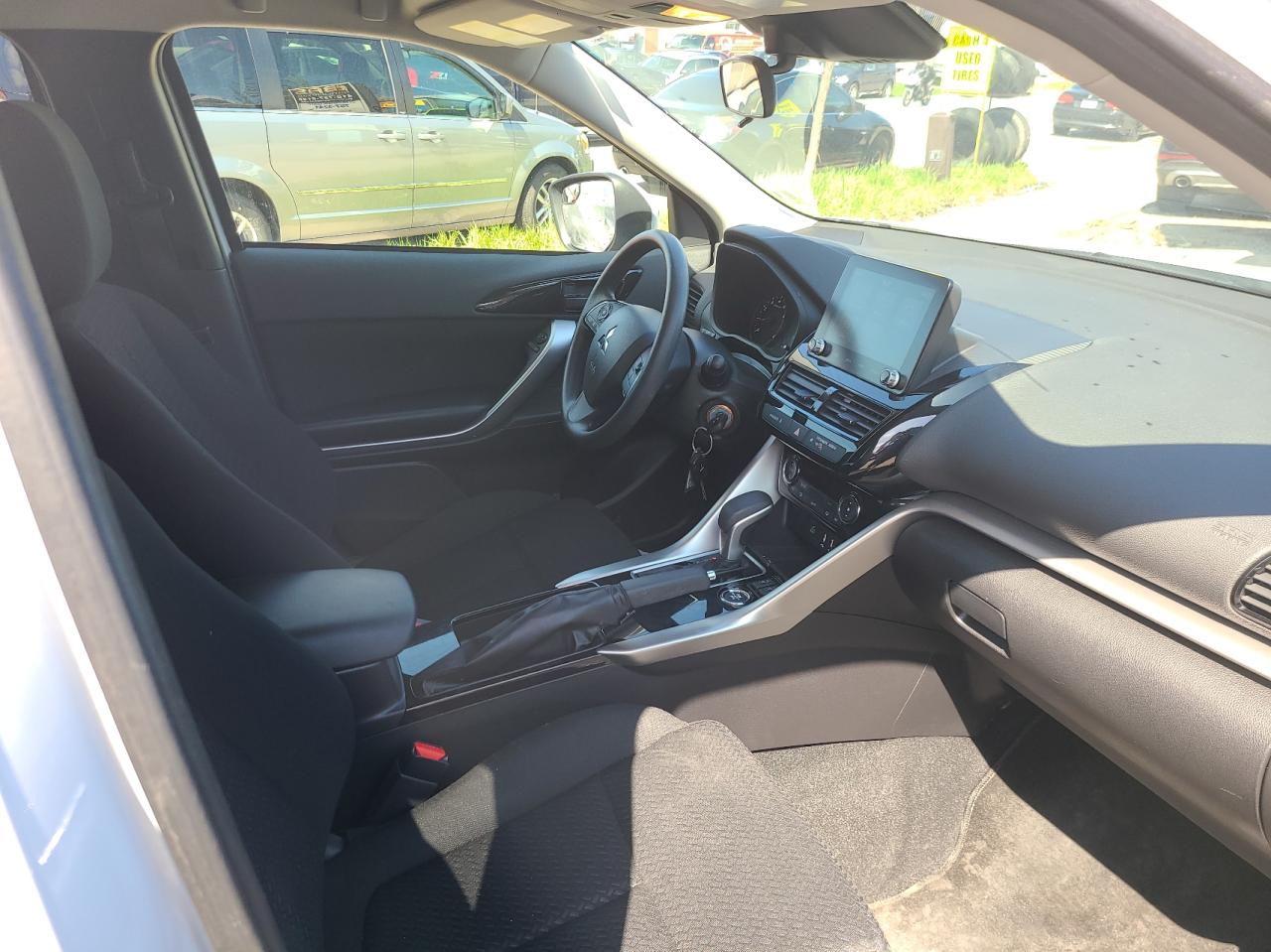 Photo 5 from auction – 2022 MITSUBISHI ECLIPSE CR with VIN JA4ATUAA6NZ601517