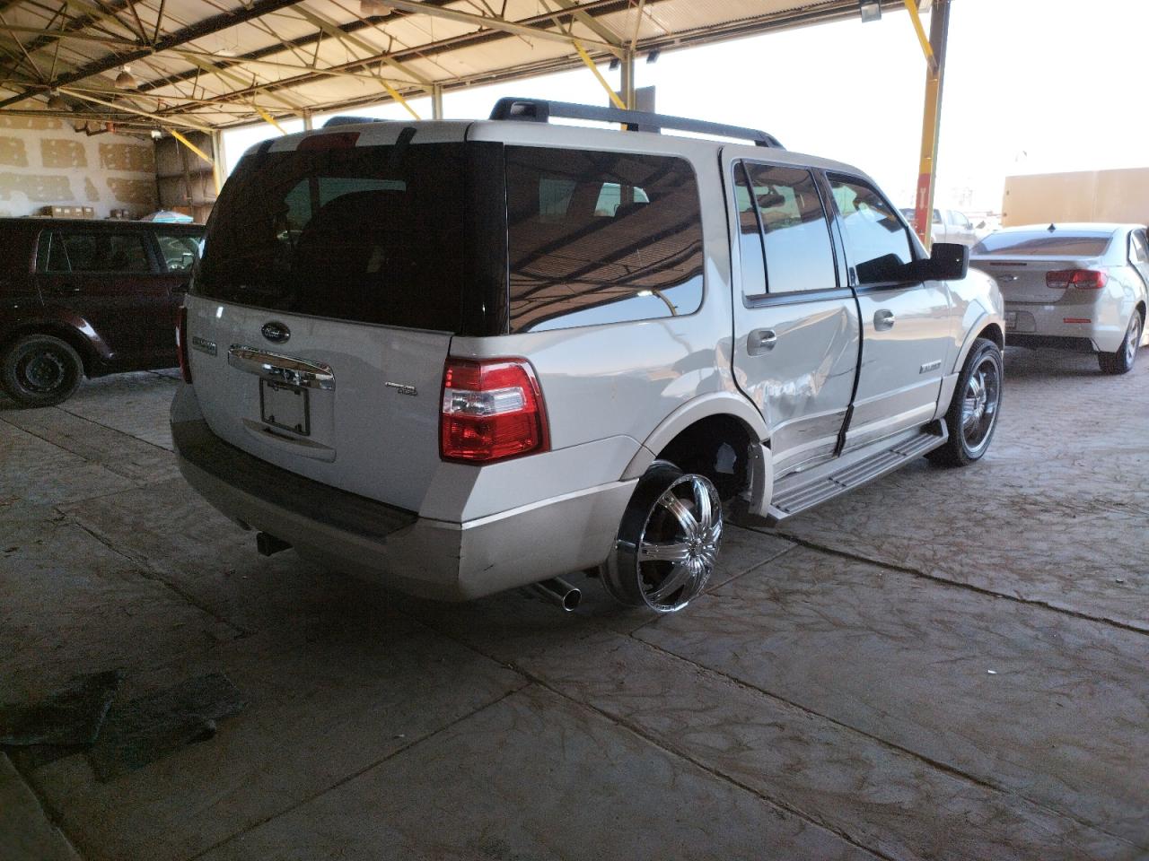 Photo 4 from auction – 2008 FORD EXPEDITION with VIN 1FMFU18598LA65827