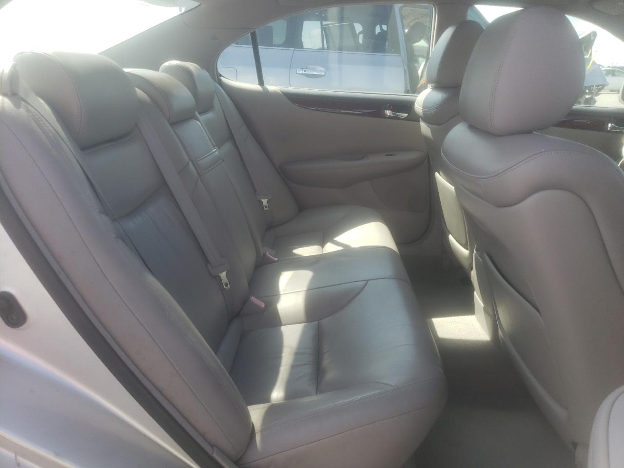 Photo 6 from auction – 2002 LEXUS ES 300 with VIN JTHBF30G525004135