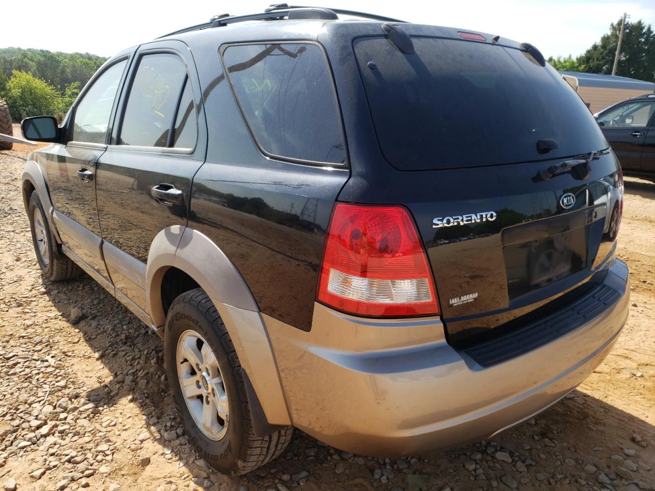 Photo 3 from auction – 2004 KIA SORENTO EX with VIN KNDJD733445302844