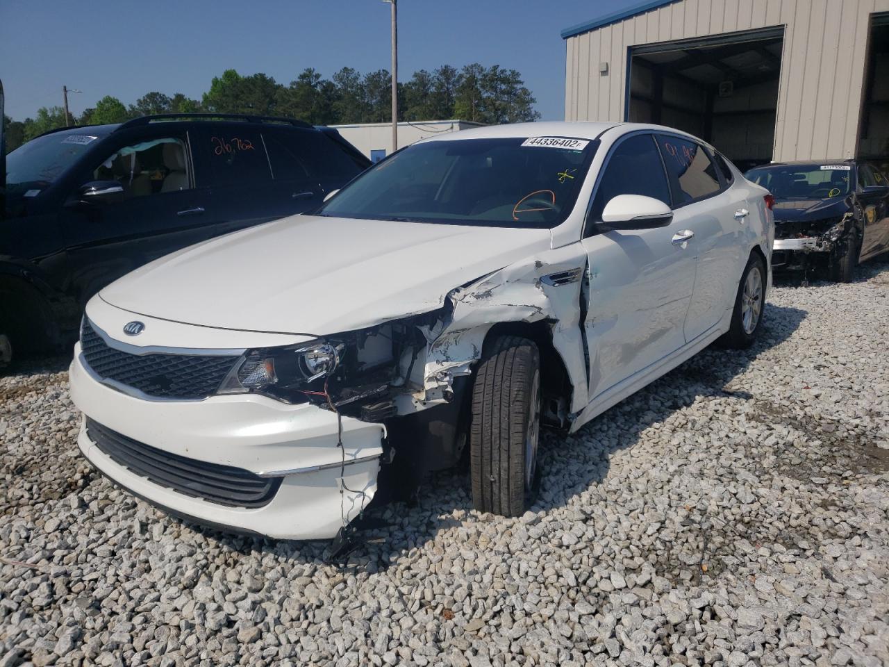 Photo 2 from auction – 2017 KIA OPTIMA LX with VIN 5XXGT4L32HG133565