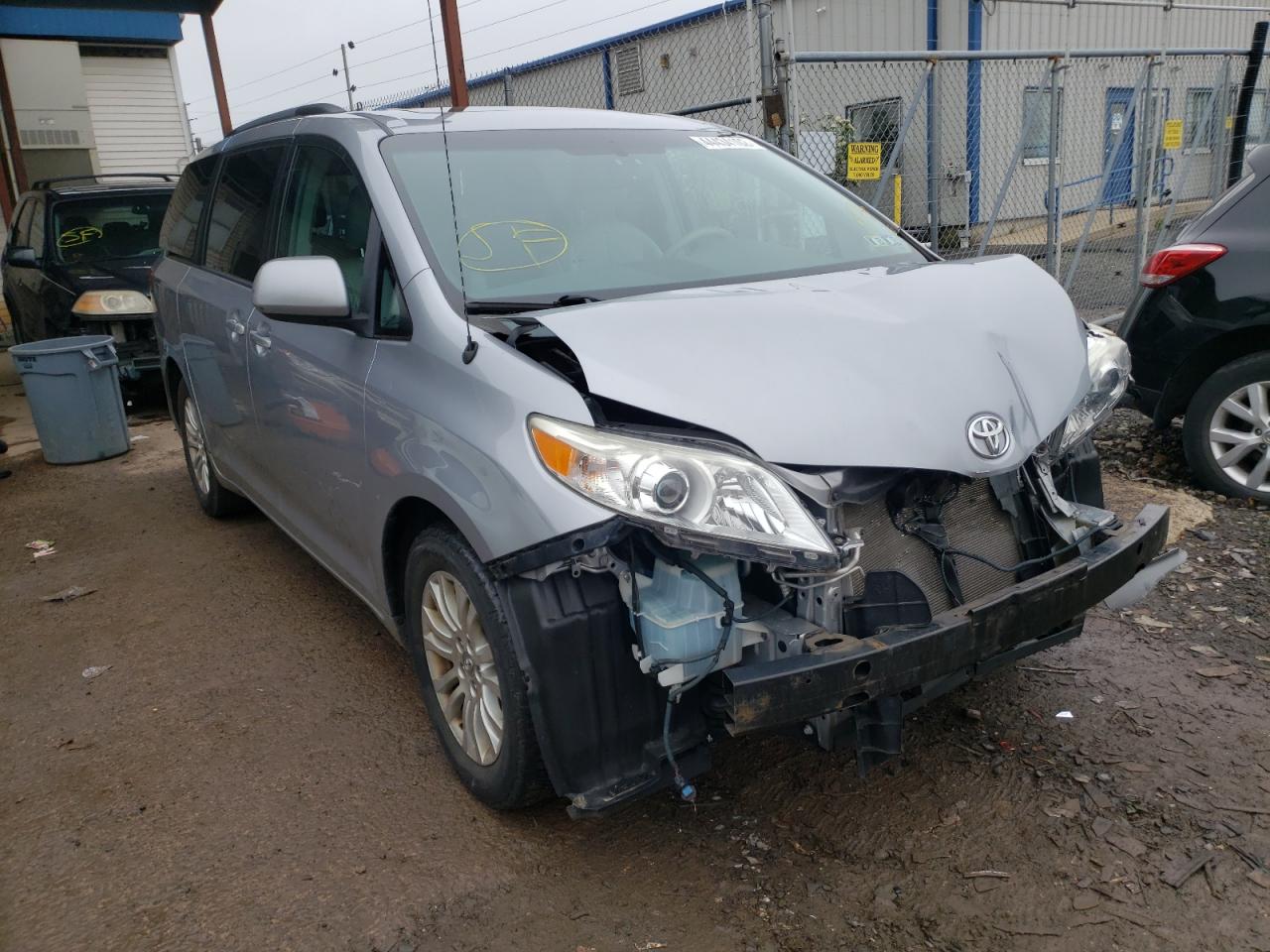 TOYOTA SIENNA XLE 2012 with VIN 5TDYK3DC7CS219672 - Photo from auction
