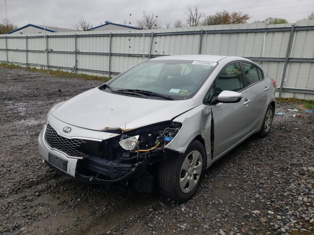 Photo 15 from auction – 2015 KIA FORTE LX with VIN KNAFX4A6XF5367271