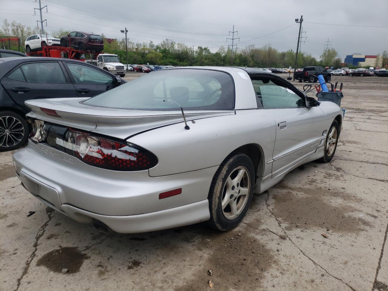 Photo 4 from auction – 1999 PONTIAC FIREBIRD with VIN 2G2FS22K3X2228750