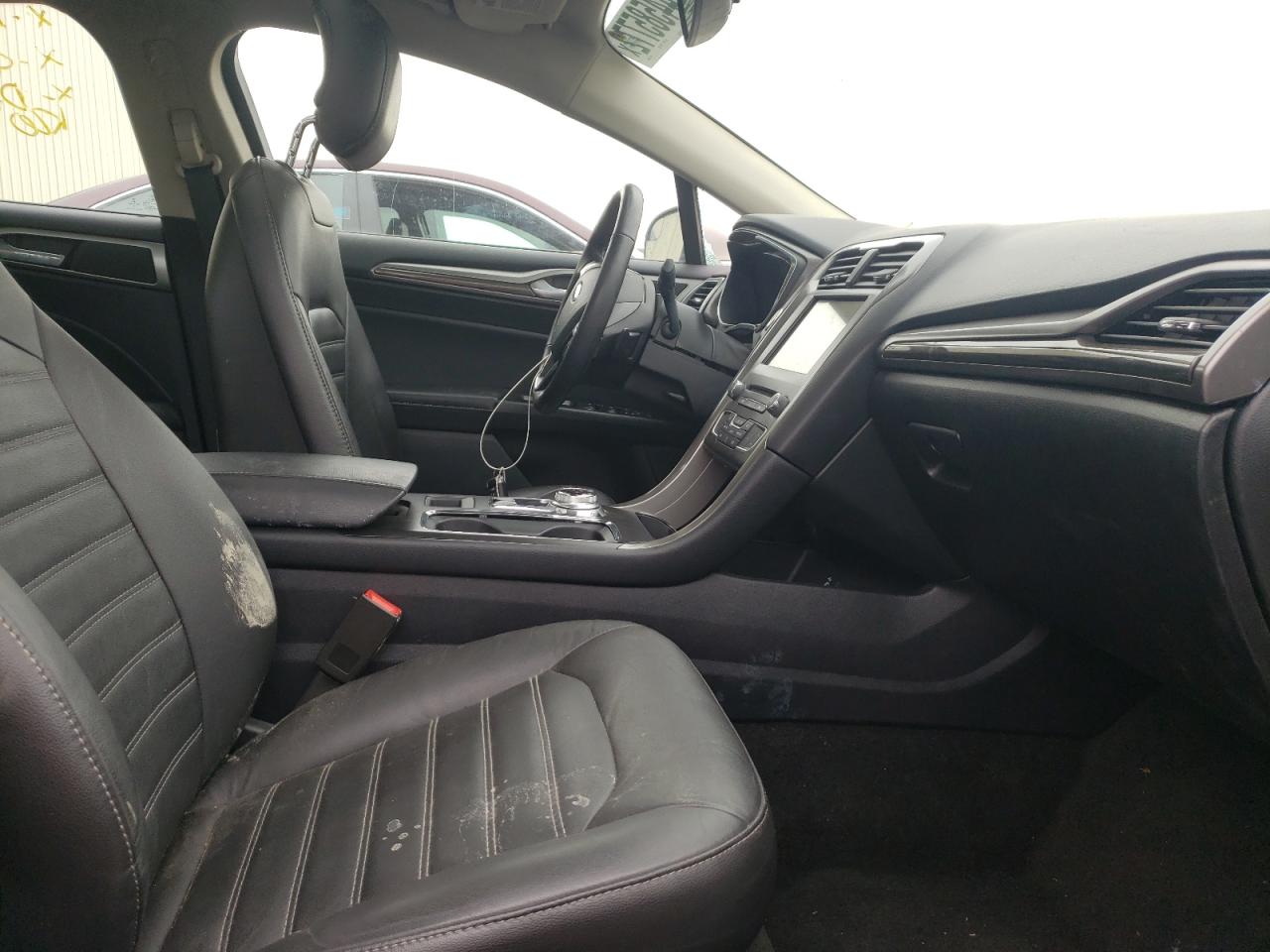 Photo 5 from auction – 2017 FORD FUSION SE with VIN 3FA6P0T93HR389864