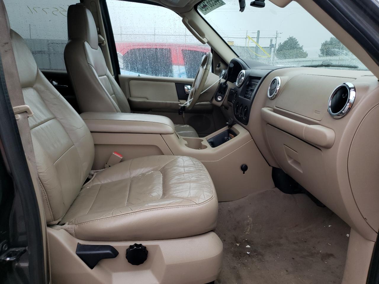 Photo 5 from auction – 2006 FORD EXPEDITION with VIN 1FMFU16536LA85183