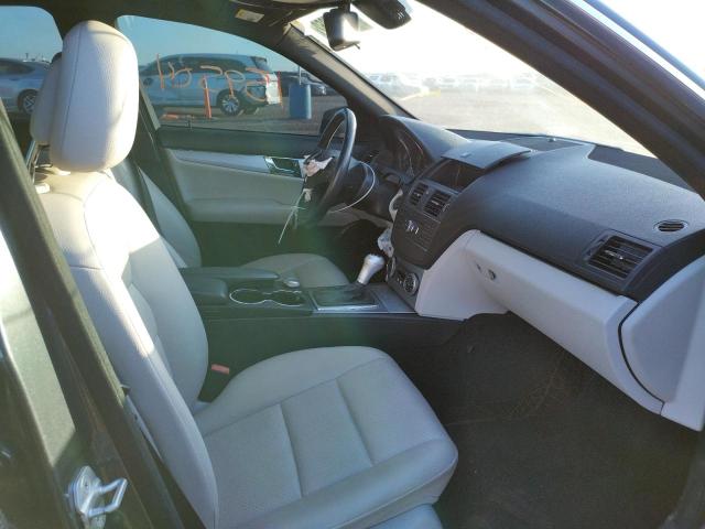 Photo 5 from auction – 2011 MERCEDES-BENZ C 300 with VIN WDDGF5EB7BA456729