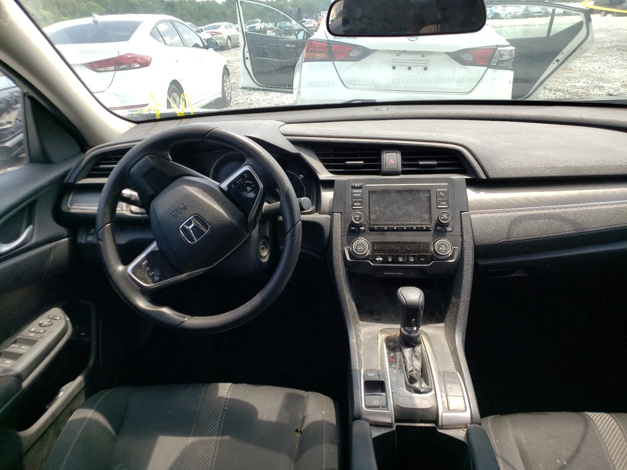 Photo 9 from auction – 2017 HONDA CIVIC LX with VIN 19XFC2F50HE023930