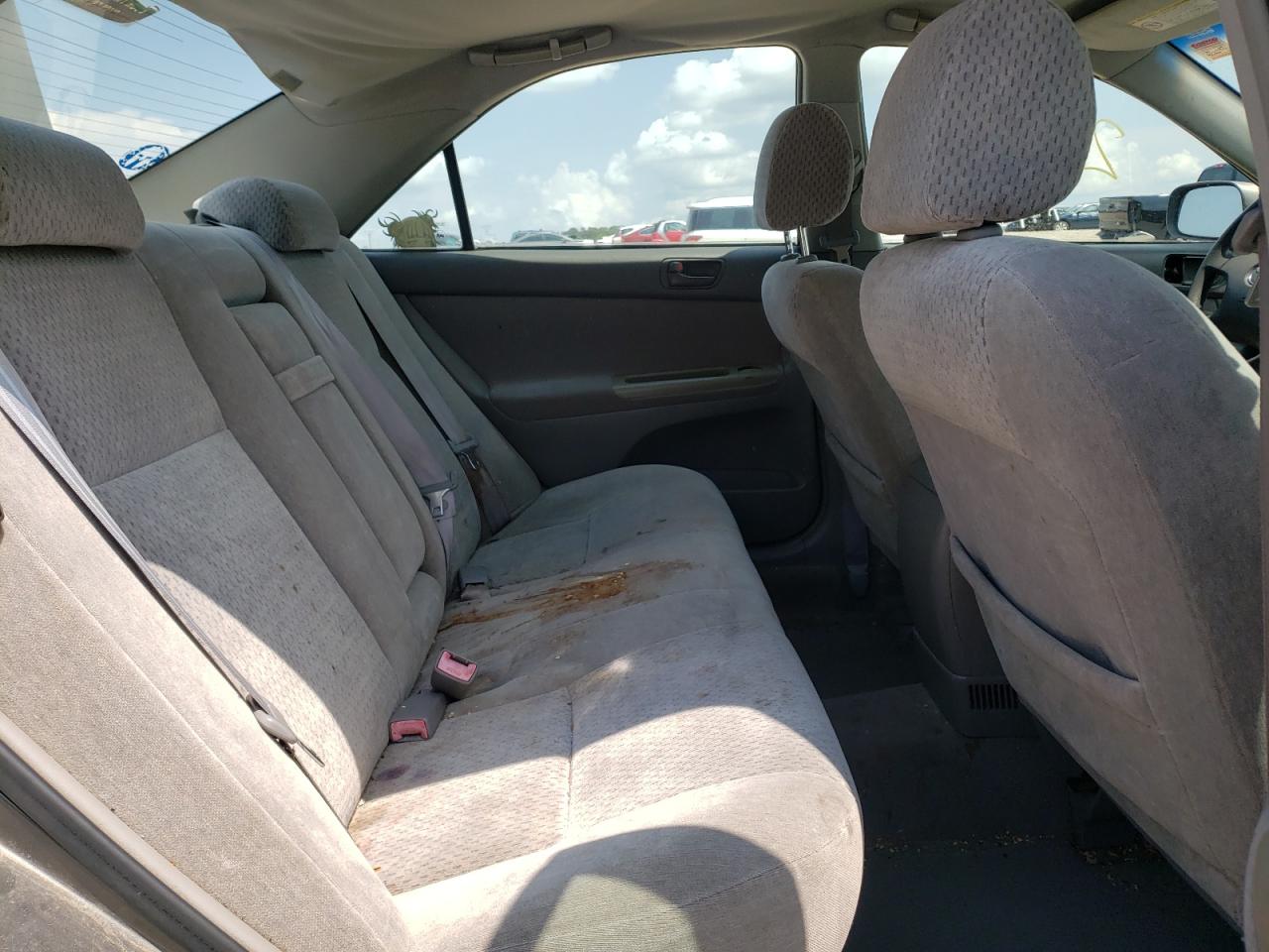 Photo 6 from auction – 2002 TOYOTA CAMRY with VIN 4T1BE32K62U634978